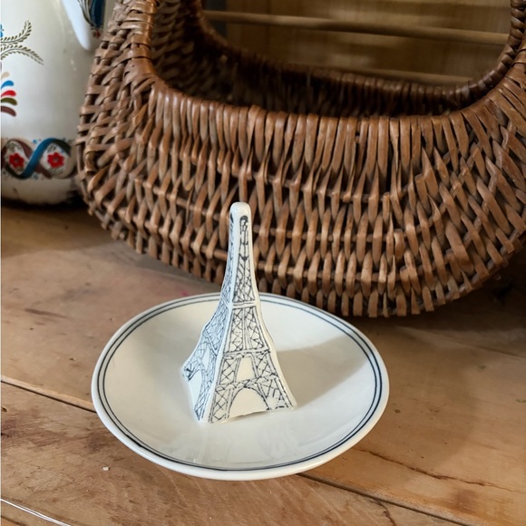 Anthropologie Eiffel Tower Ring Holder - Picture 5 of 6
